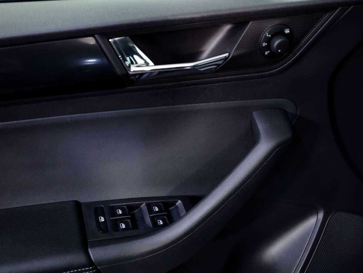 Купить Skoda Rapid с пробегом. Фото: #19