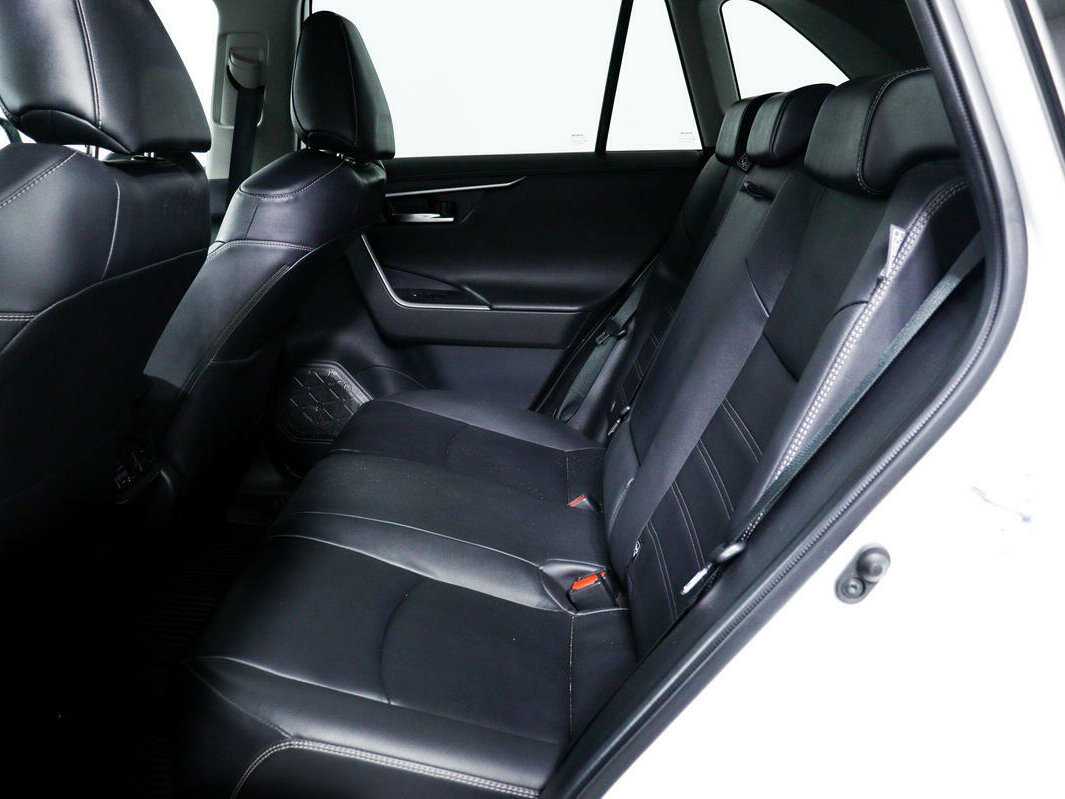 Купить Toyota RAV4 с пробегом. Фото: #11