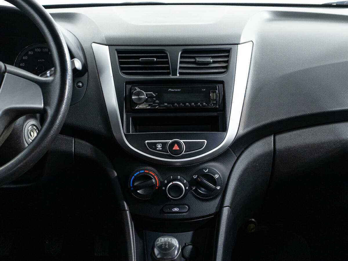 Купить Hyundai Solaris с пробегом. Фото: #13