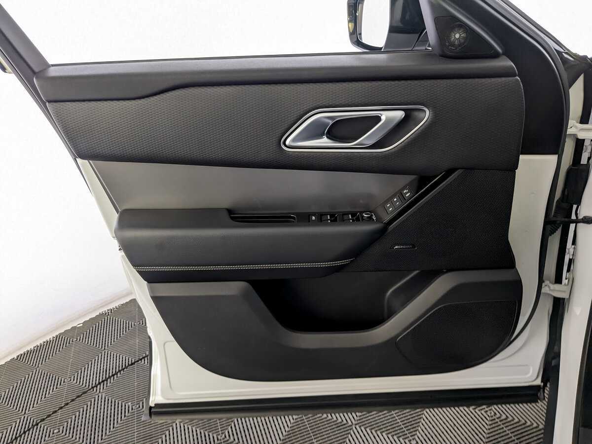 Купить Land Rover Range Rover Velar с пробегом. Фото: #12