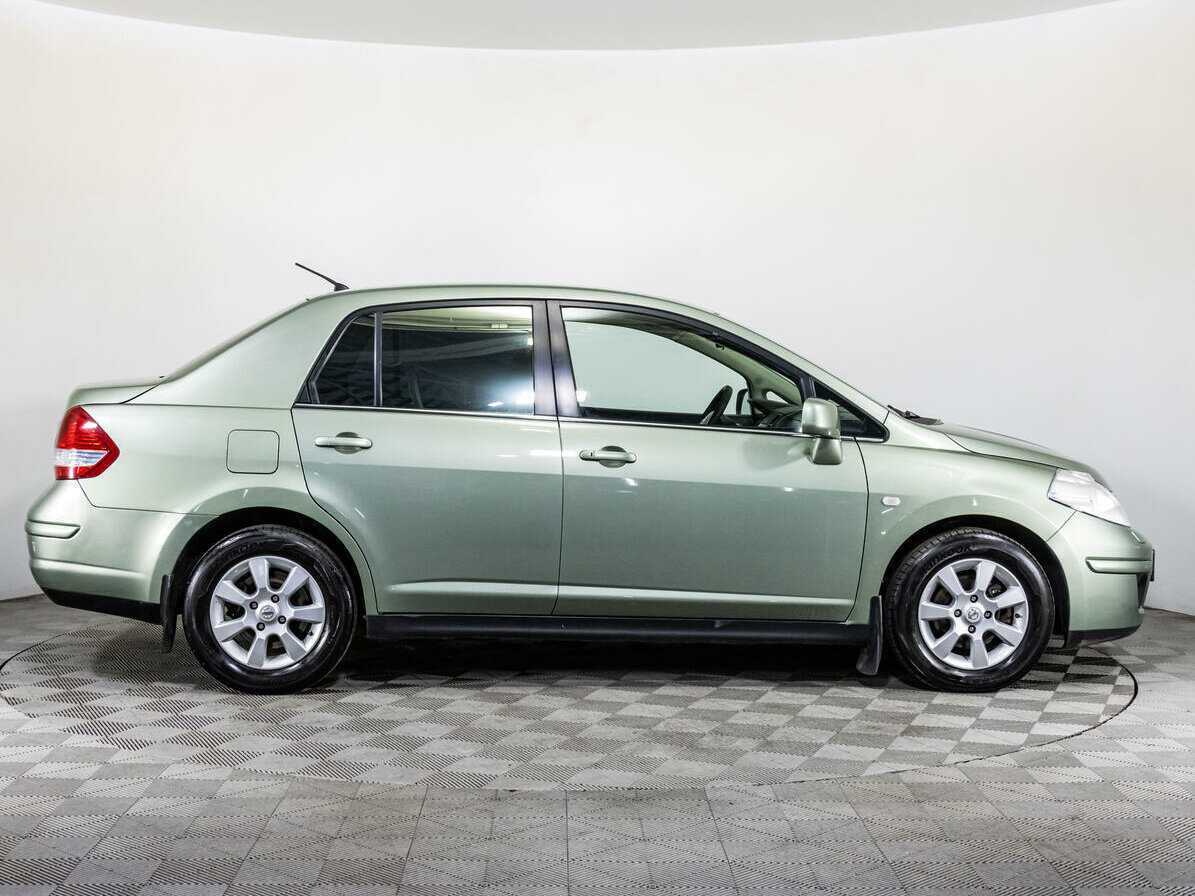 Купить Nissan Tiida с пробегом. Фото: #3