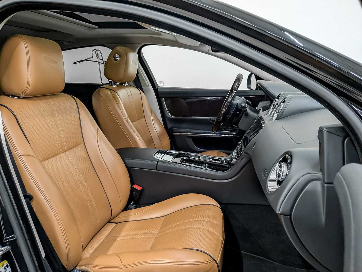 Купить Jaguar XJ с пробегом. Фото: #24