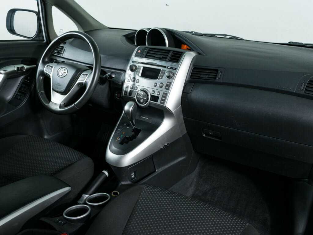 Купить Toyota Verso с пробегом. Фото: #7