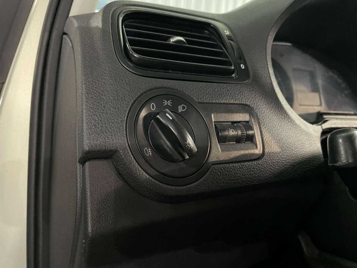 Купить Volkswagen Polo с пробегом. Фото: #20