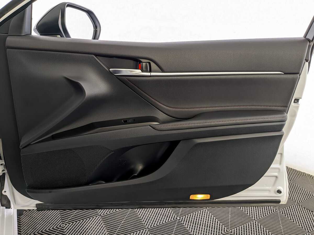 Купить Toyota Camry с пробегом. Фото: #21