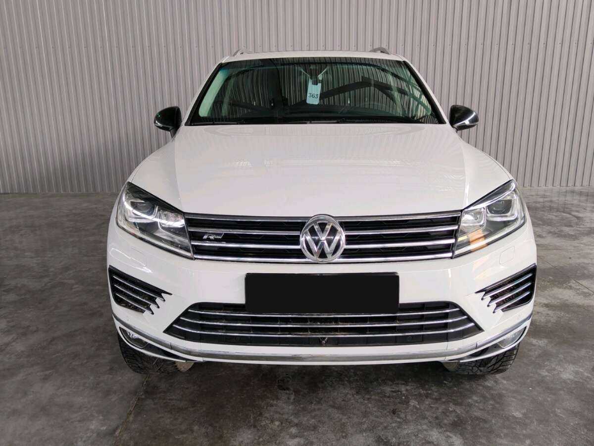 Купить Volkswagen Touareg с пробегом. Фото: #1