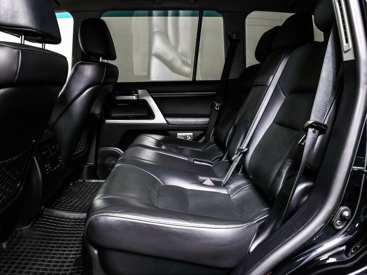 Купить Toyota Land Cruiser с пробегом. Фото: #11