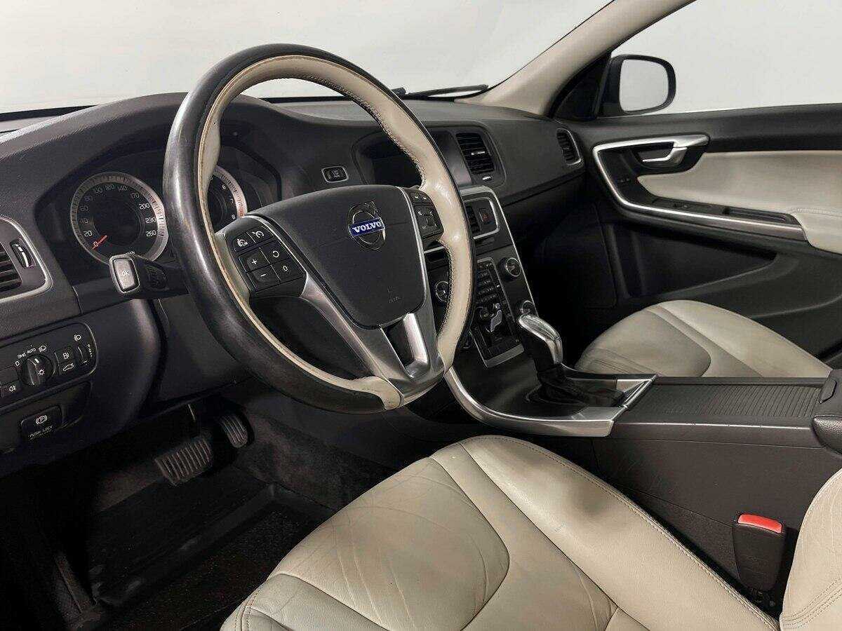 Купить Volvo S60 с пробегом. Фото: #12