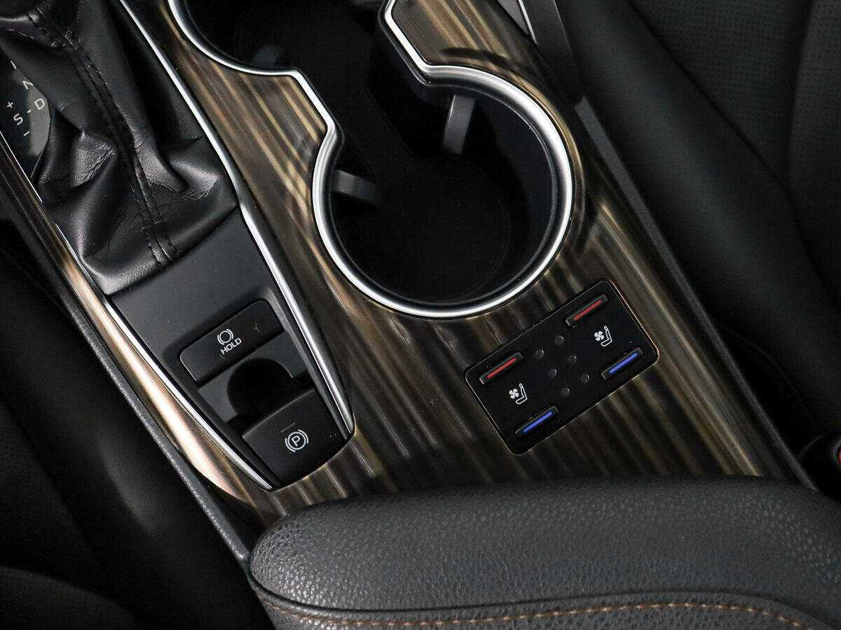Купить Toyota Camry с пробегом. Фото: #11