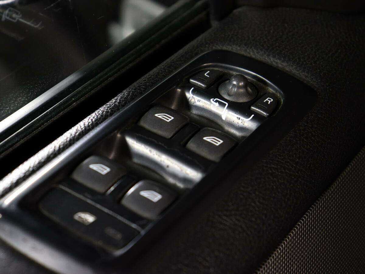 Купить Land Rover Discovery с пробегом. Фото: #14