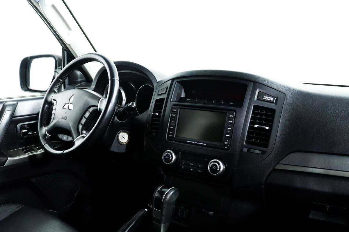 Купить Mitsubishi Pajero с пробегом. Фото: #7