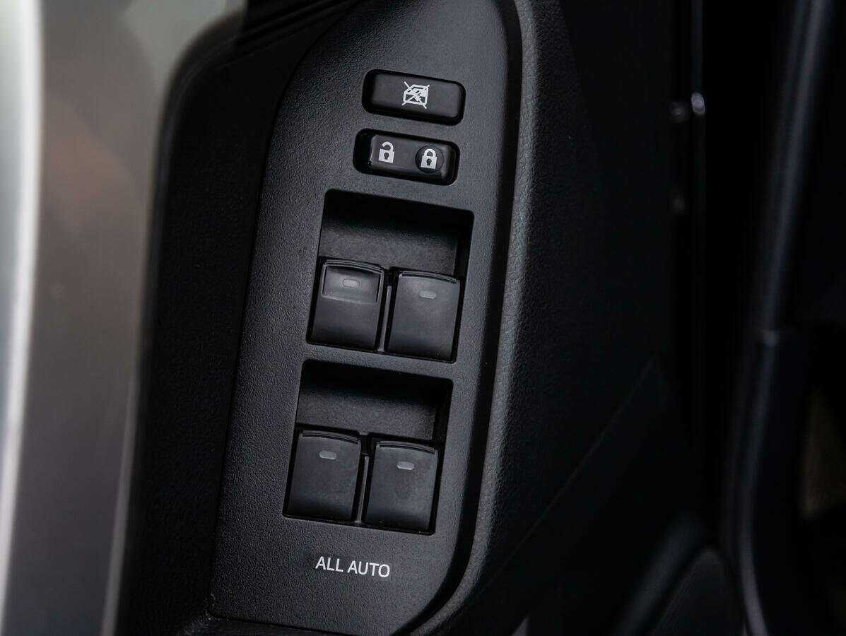 Купить Toyota Land Cruiser Prado с пробегом. Фото: #13