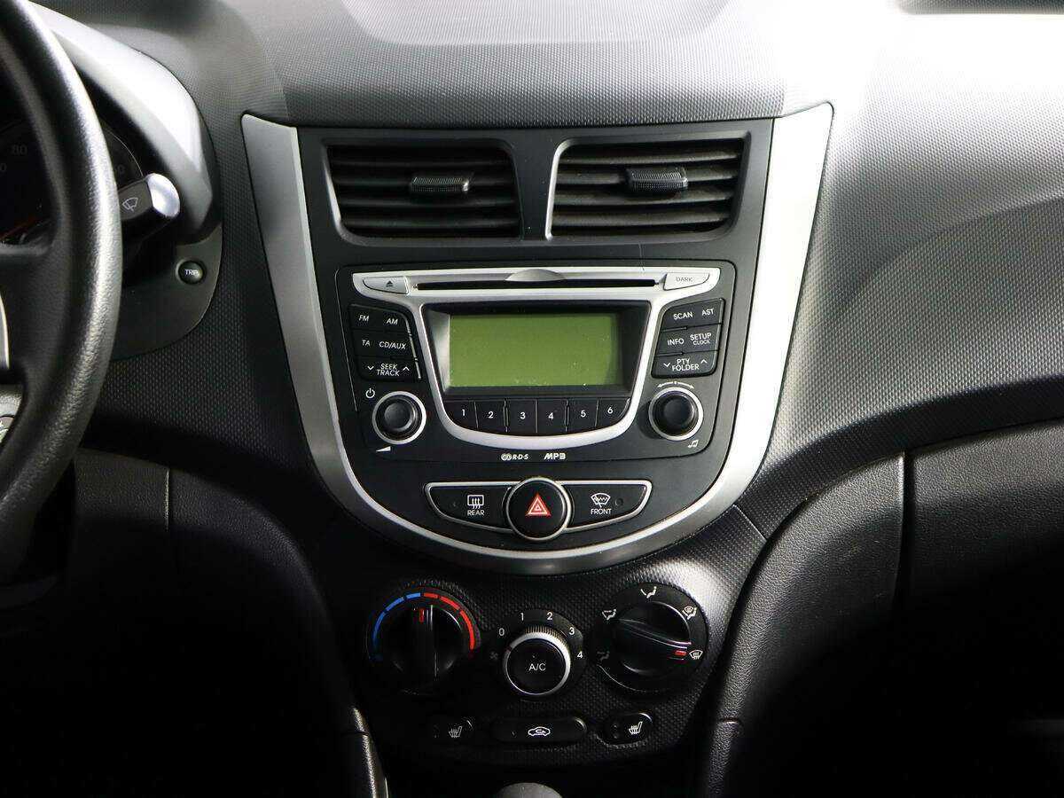 Купить Hyundai Solaris с пробегом. Фото: #12