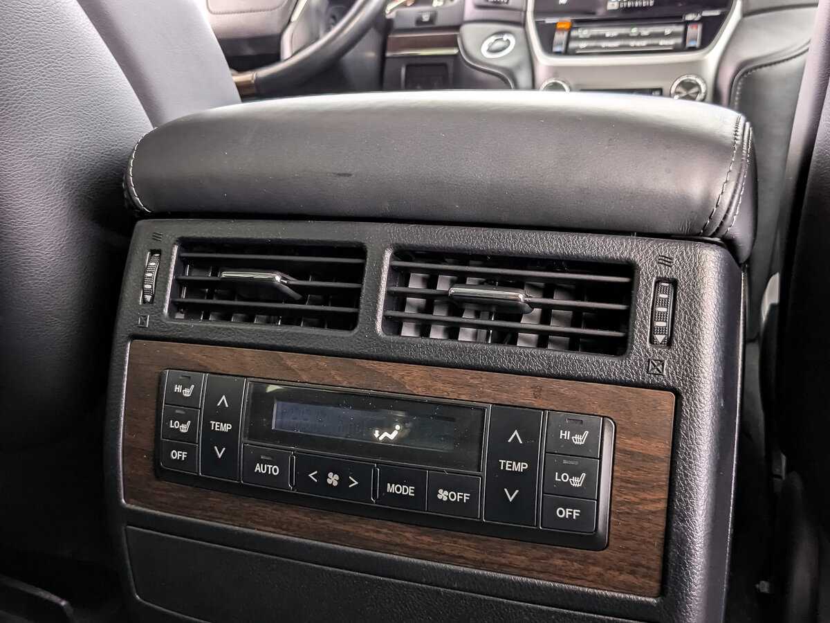 Купить Toyota Land Cruiser с пробегом. Фото: #20
