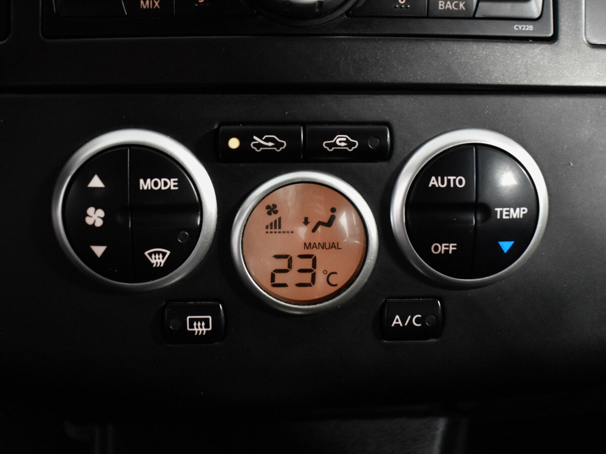 Купить Nissan Tiida с пробегом. Фото: #16