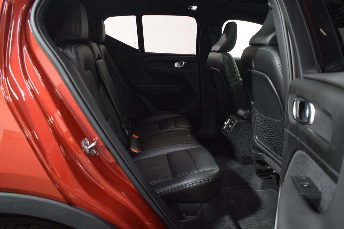 Купить Volvo XC40 с пробегом. Фото: #14