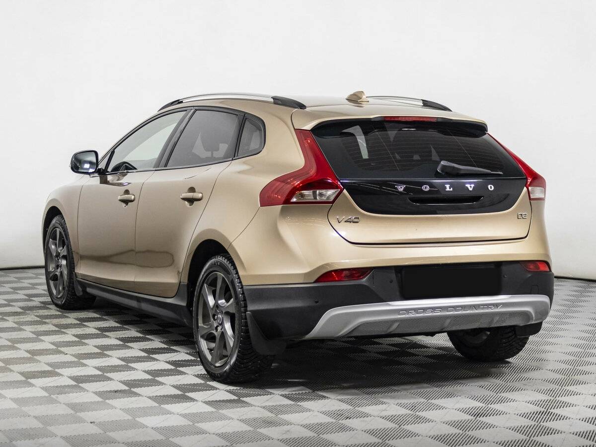 Купить Volvo V40 Cross Country с пробегом. Фото: #5