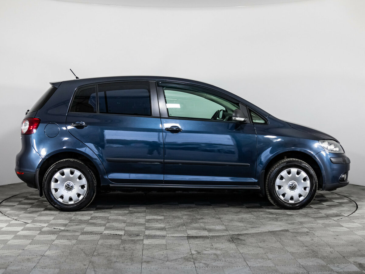 Купить Volkswagen Golf Plus с пробегом. Фото: #3