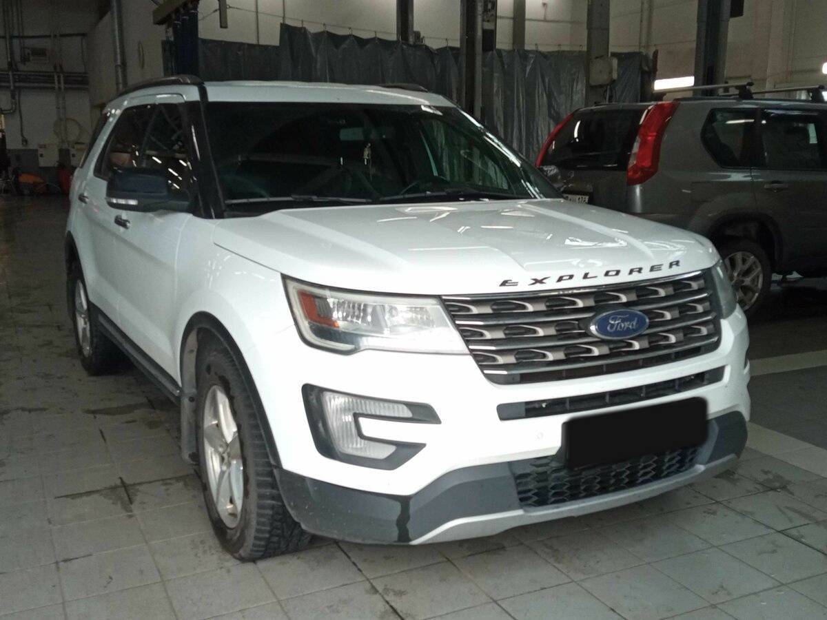 Купить Ford Explorer с пробегом. Фото: #1