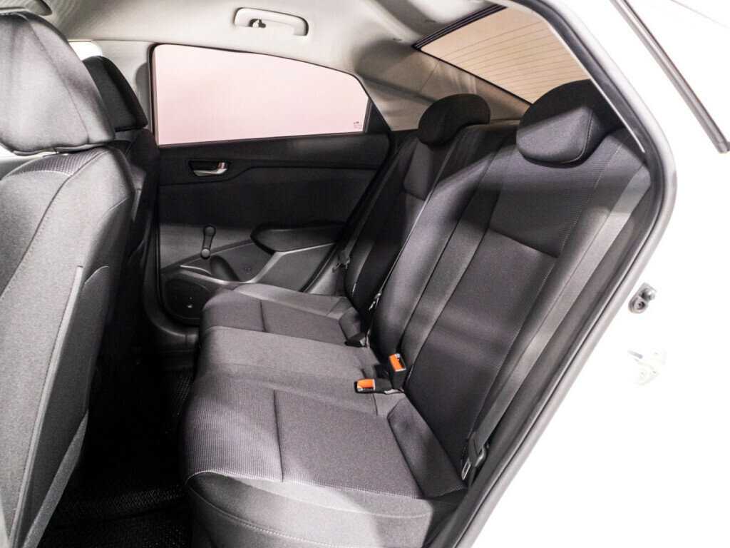 Купить Hyundai Solaris с пробегом. Фото: #9