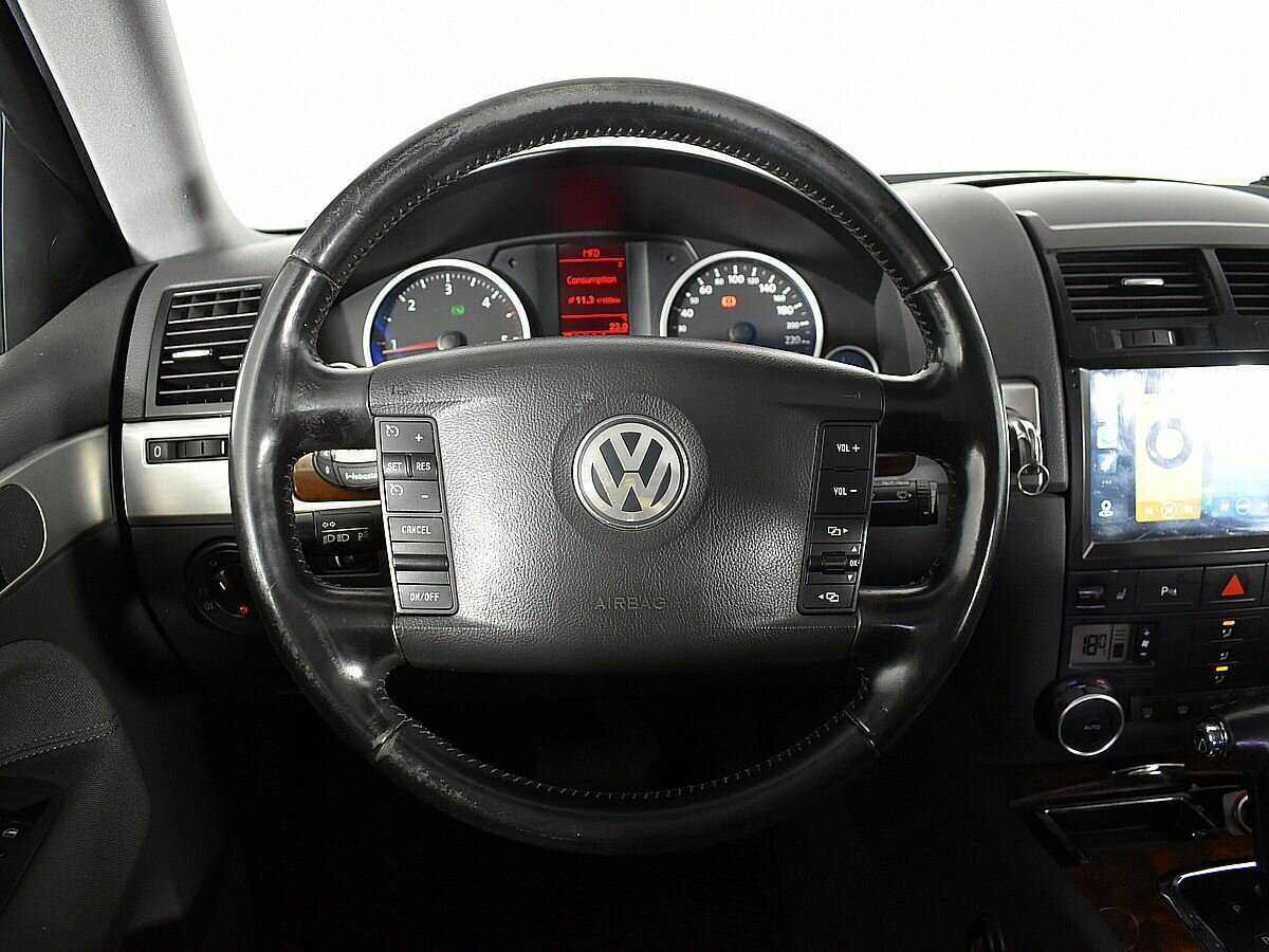 Купить Volkswagen Touareg с пробегом. Фото: #10