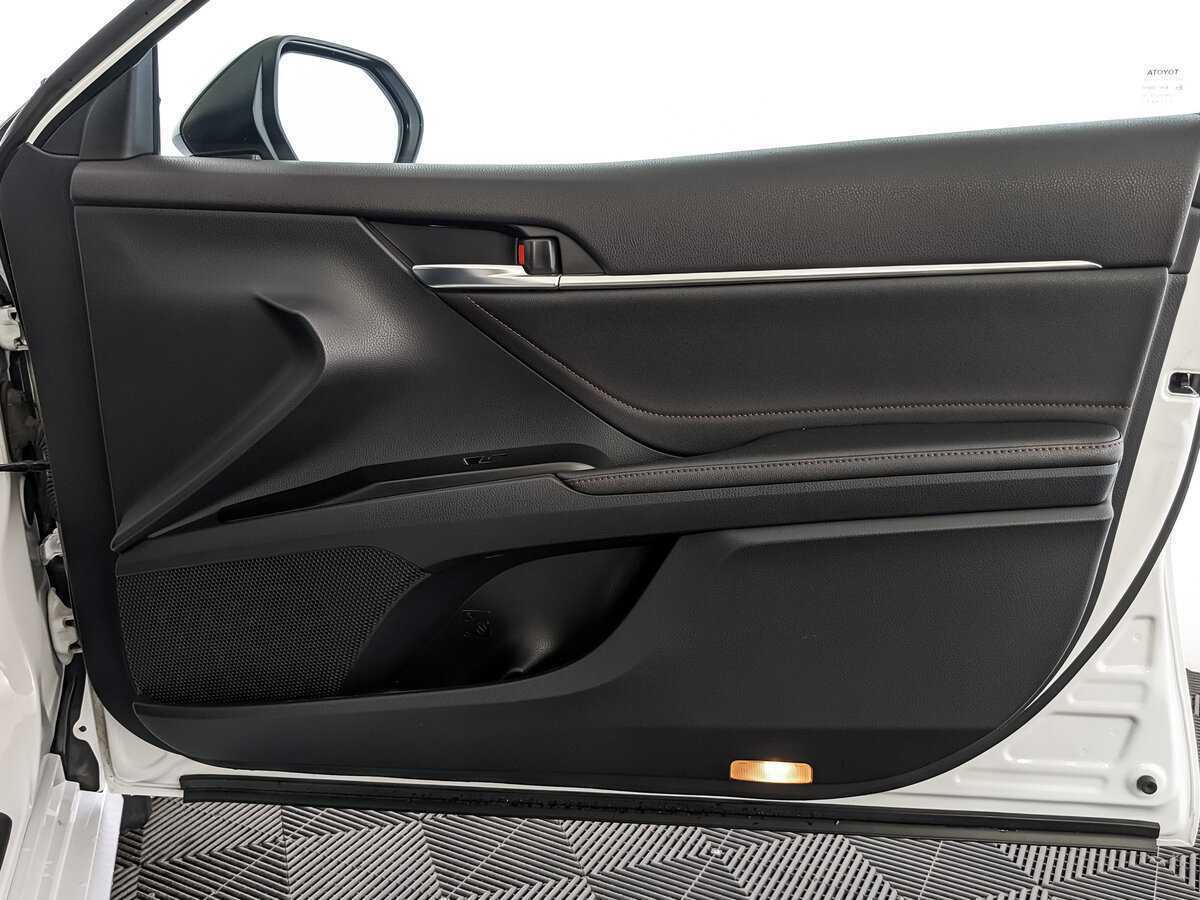 Купить Toyota Camry с пробегом. Фото: #20
