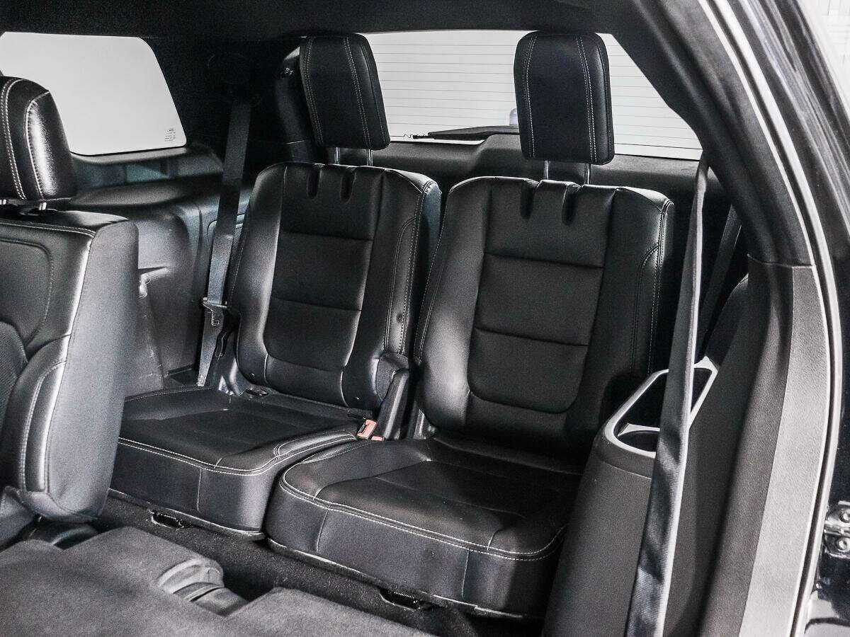Купить Ford Explorer с пробегом. Фото: #12