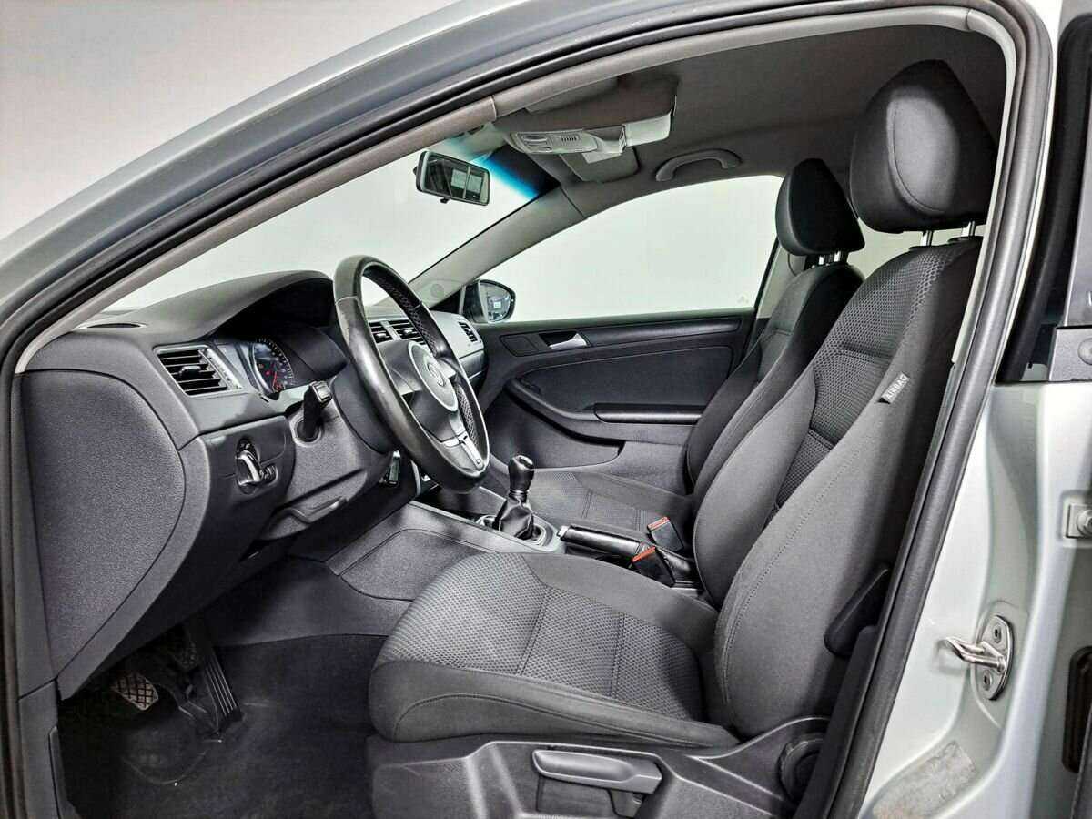 Купить Volkswagen Jetta с пробегом. Фото: #11