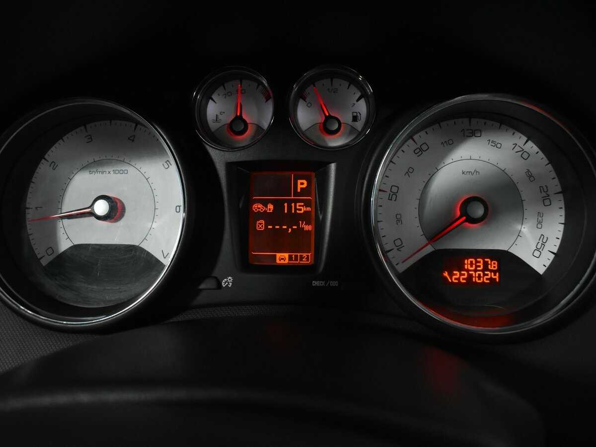 Купить Peugeot 308 с пробегом. Фото: #13