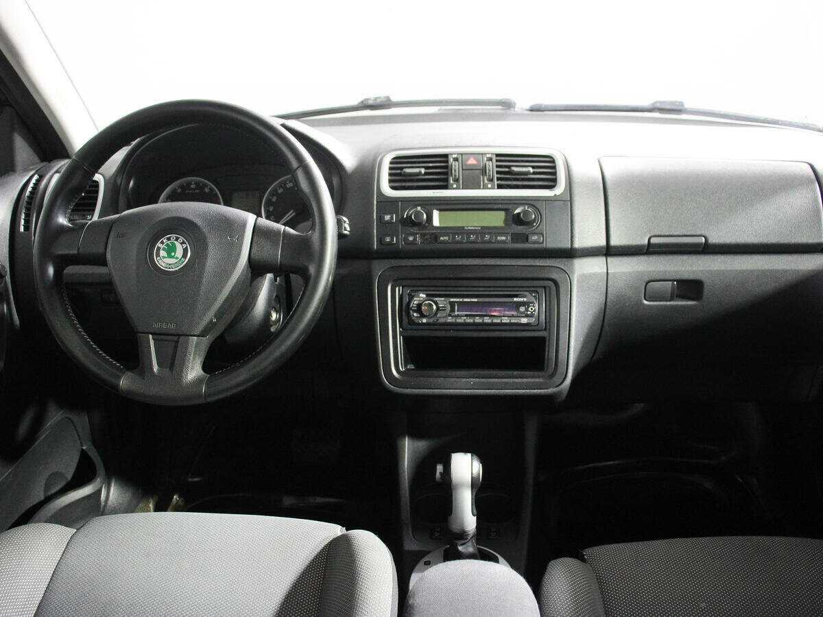 Купить Skoda Fabia с пробегом. Фото: #9