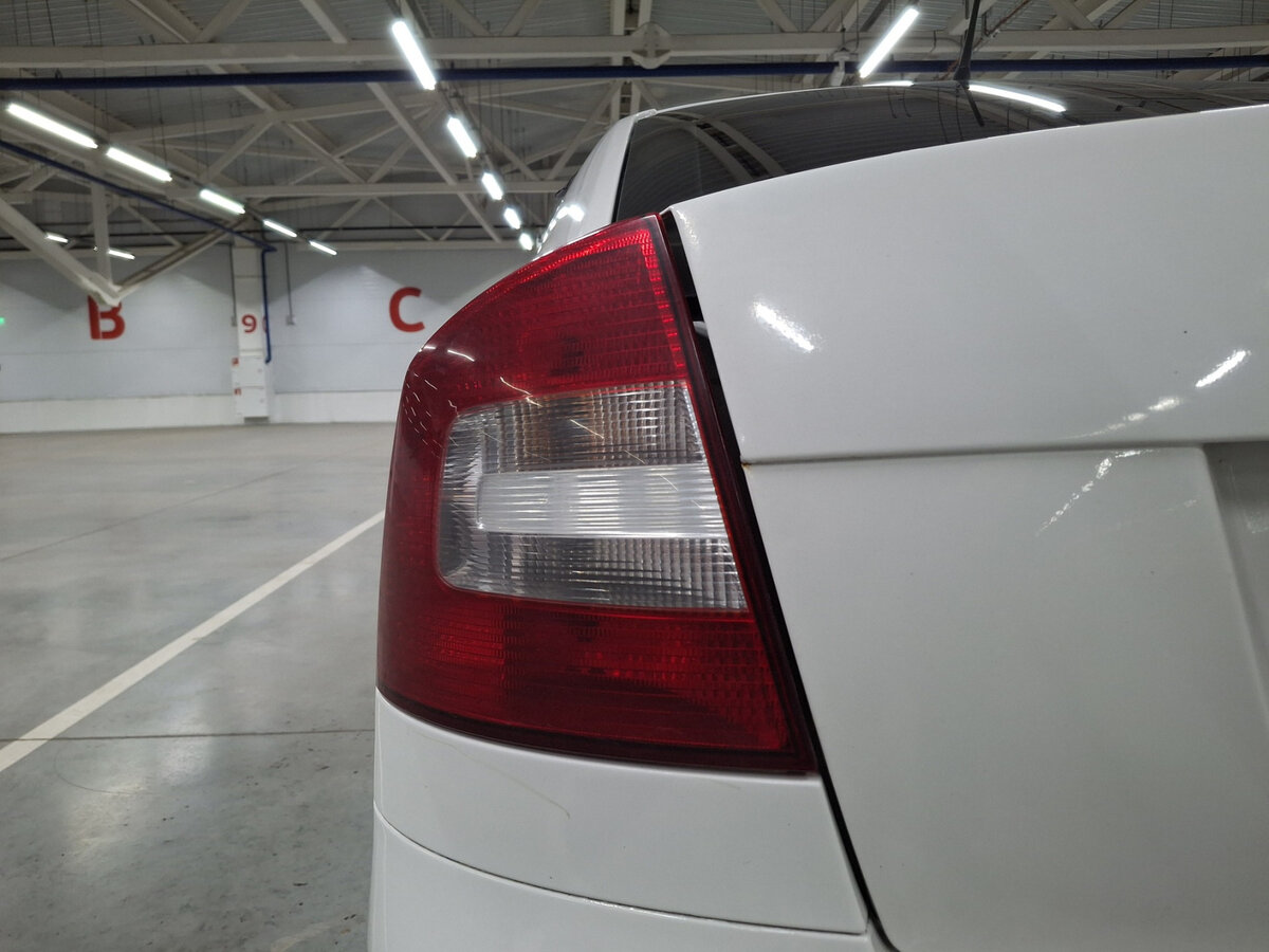 Купить Skoda Octavia с пробегом. Фото: #8