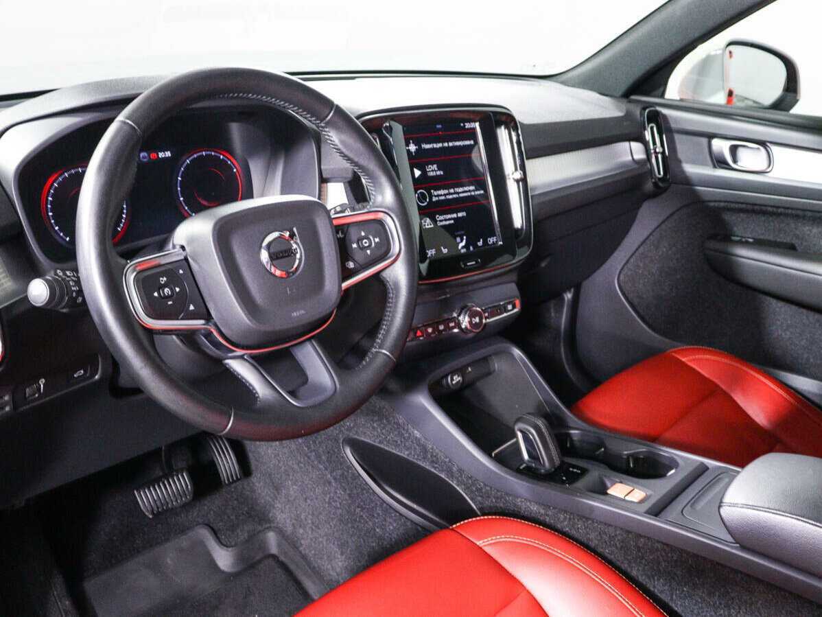 Купить Volvo XC40 с пробегом. Фото: #11