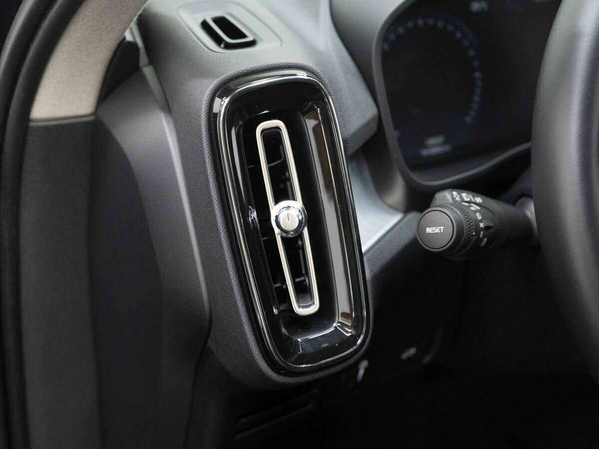 Купить Volvo XC40 с пробегом. Фото: #18