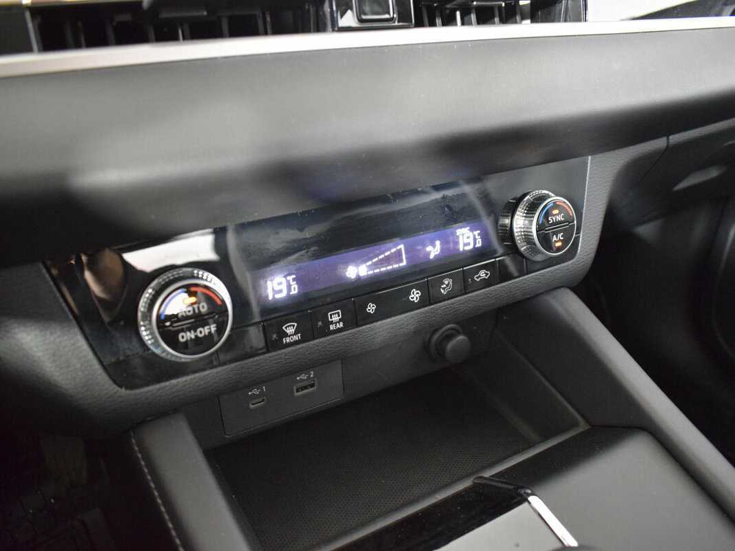 Купить Mitsubishi Outlander с пробегом. Фото: #24