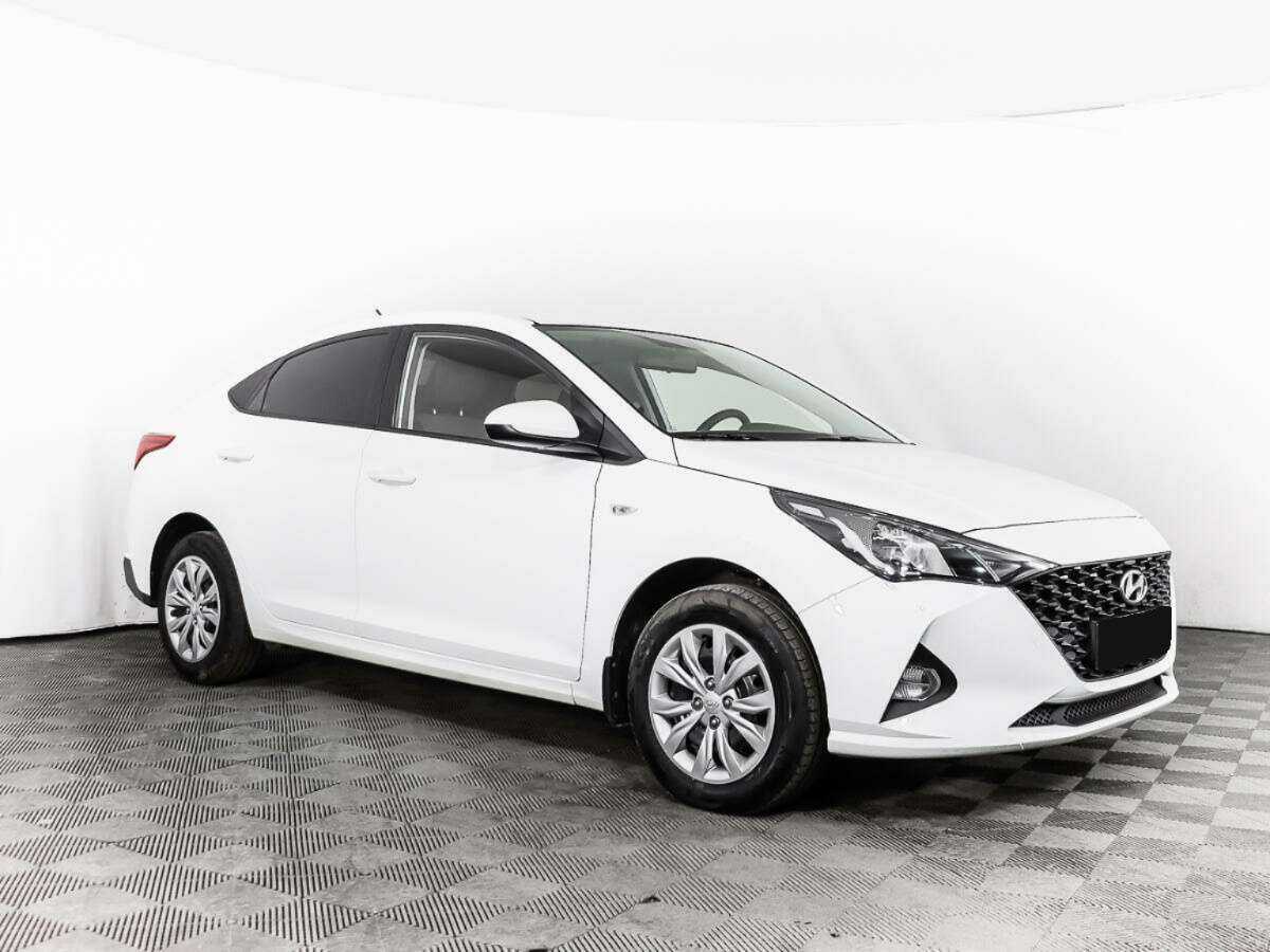 Купить Hyundai Solaris с пробегом. Фото: #2