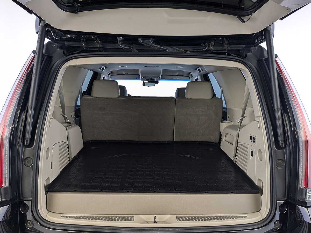 Купить Cadillac Escalade с пробегом. Фото: #9