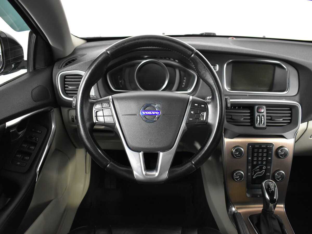 Купить Volvo V40 Cross Country с пробегом. Фото: #7
