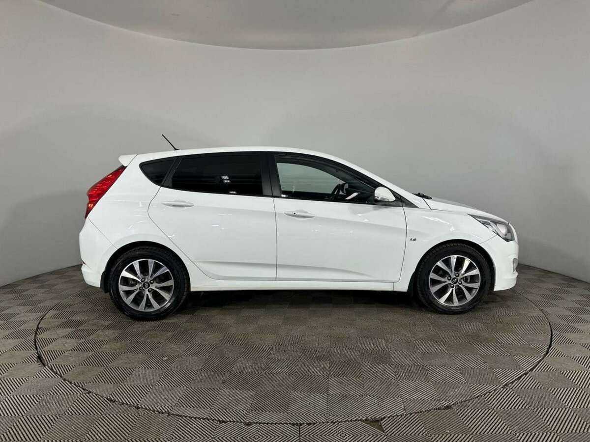 Купить Hyundai Solaris с пробегом. Фото: #3