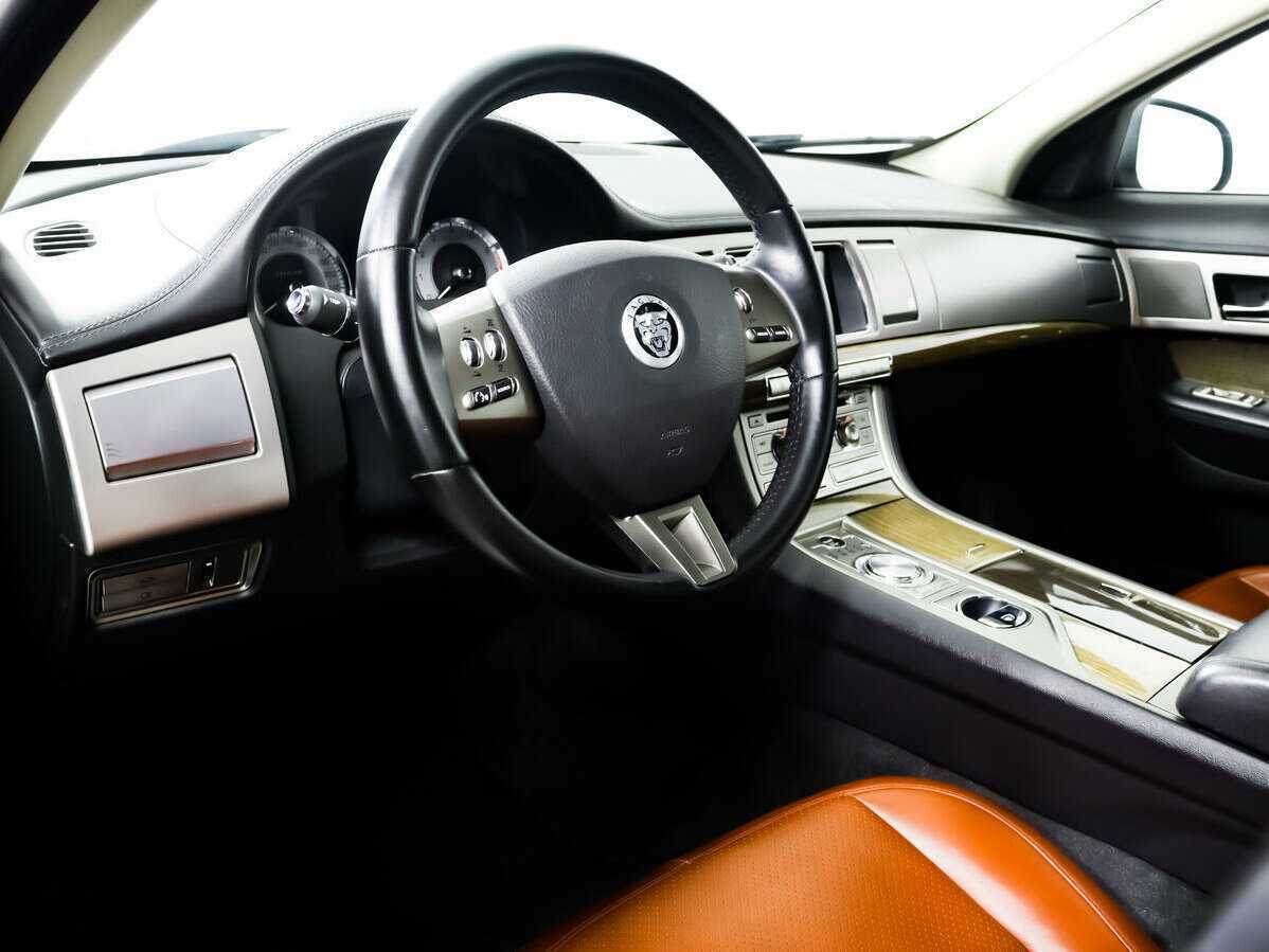 Купить Jaguar XF с пробегом. Фото: #10
