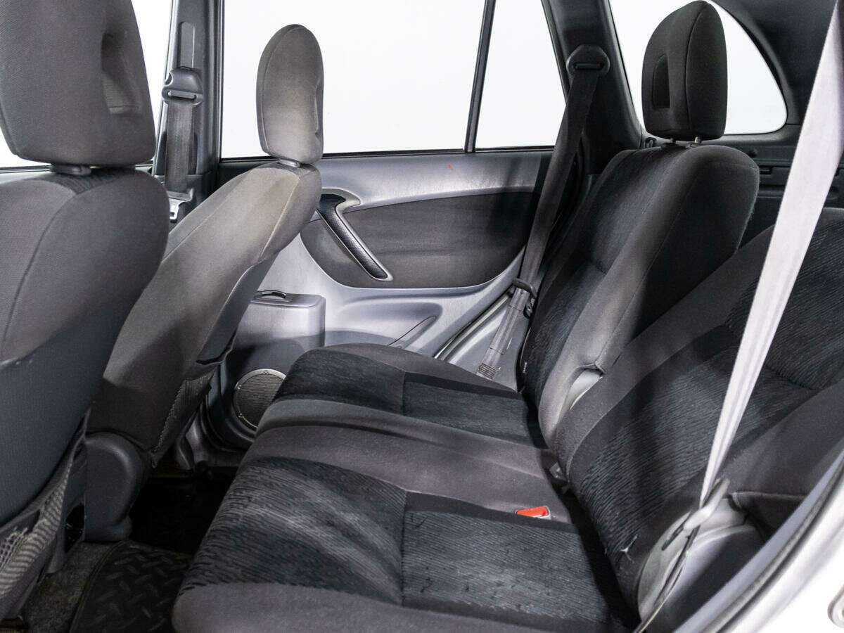 Купить Toyota RAV4 с пробегом. Фото: #9