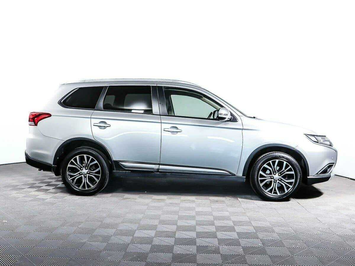 Купить Mitsubishi Outlander с пробегом. Фото: #2