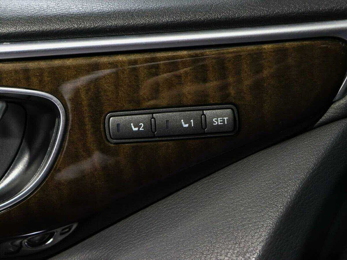 Купить Infiniti Q50 с пробегом. Фото: #17