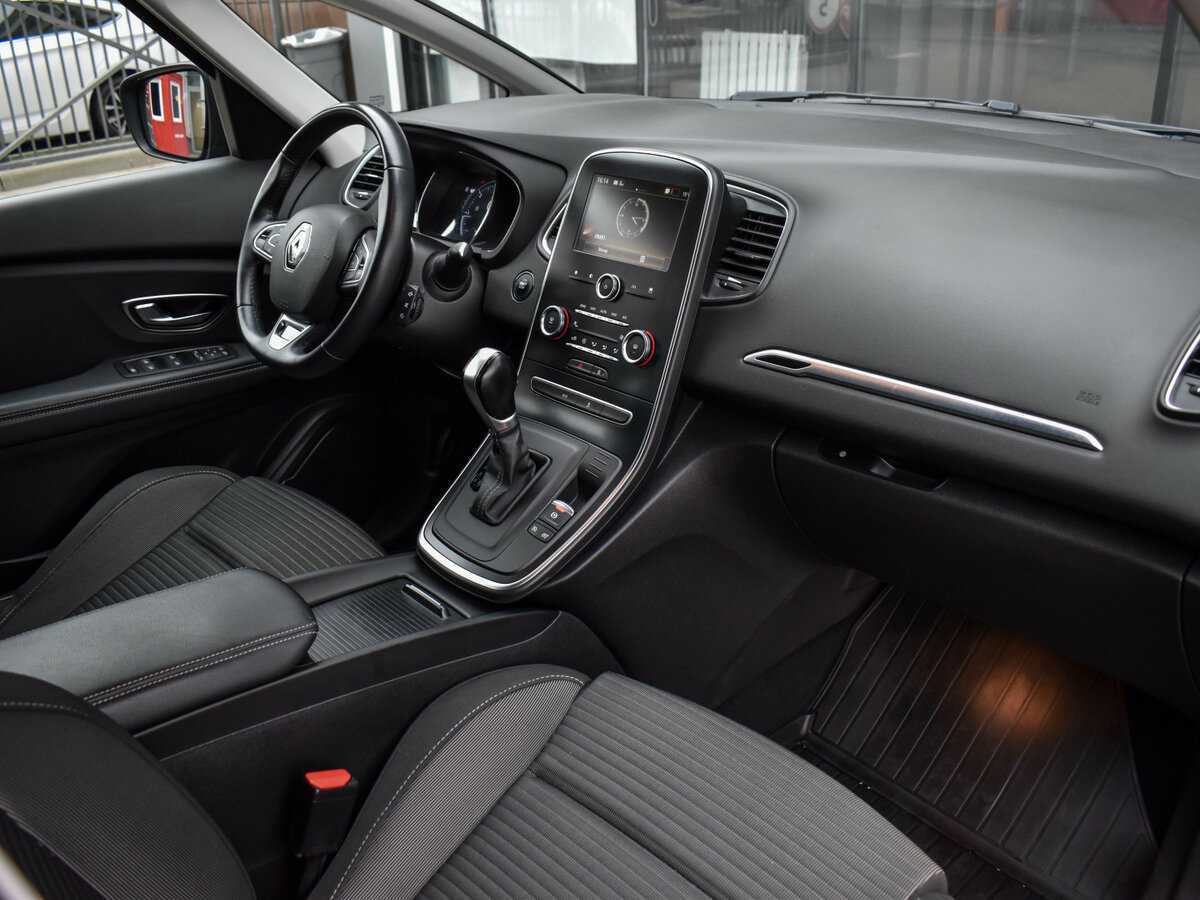 Купить Renault Scenic с пробегом. Фото: #13