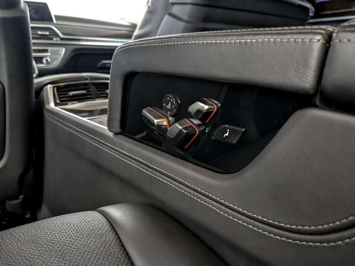 Купить BMW 7 серии с пробегом. Фото: #29