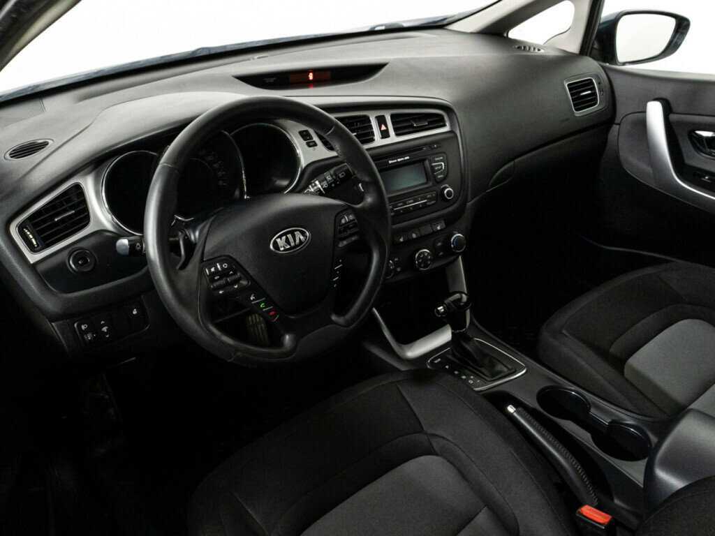 Купить Kia Ceed с пробегом. Фото: #10