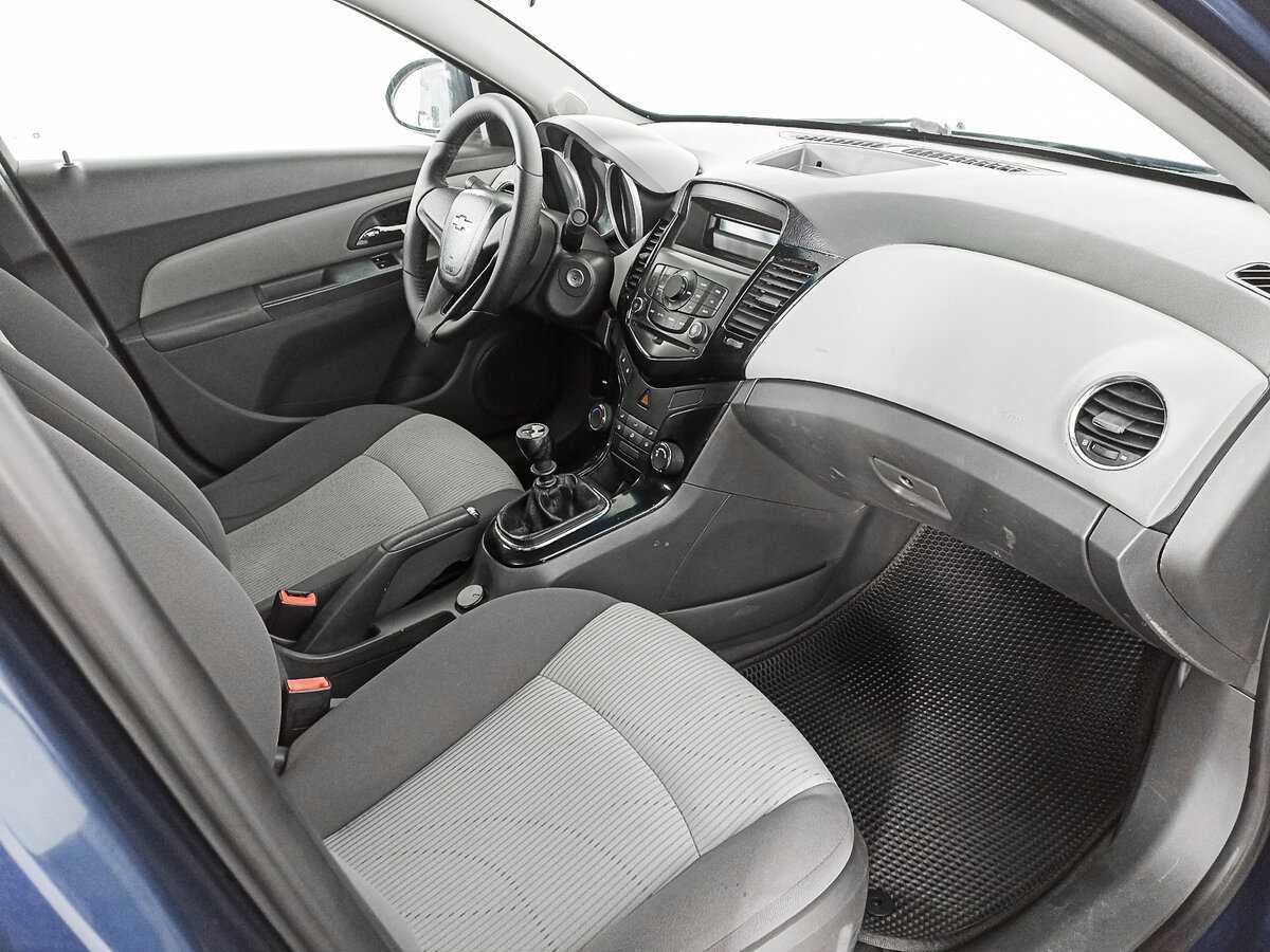 Купить Chevrolet Cruze с пробегом. Фото: #10