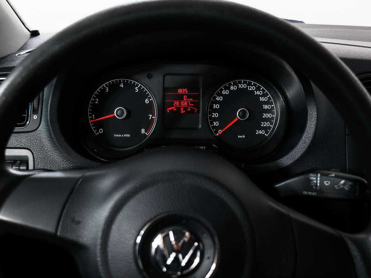 Купить Volkswagen Polo с пробегом. Фото: #10