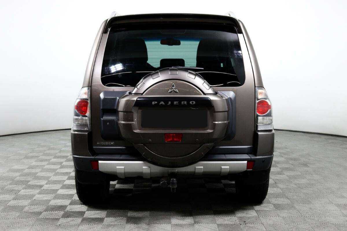 Купить Mitsubishi Pajero с пробегом. Фото: #5