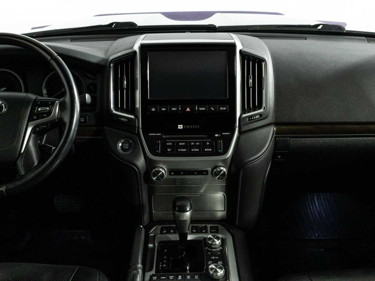 Купить Toyota Land Cruiser с пробегом. Фото: #11