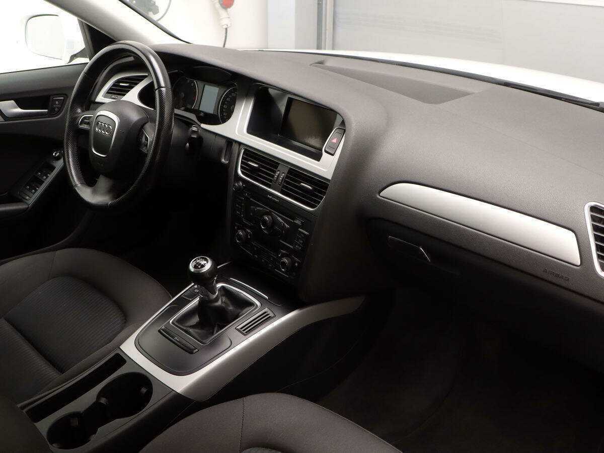 Купить Audi A4 с пробегом. Фото: #6
